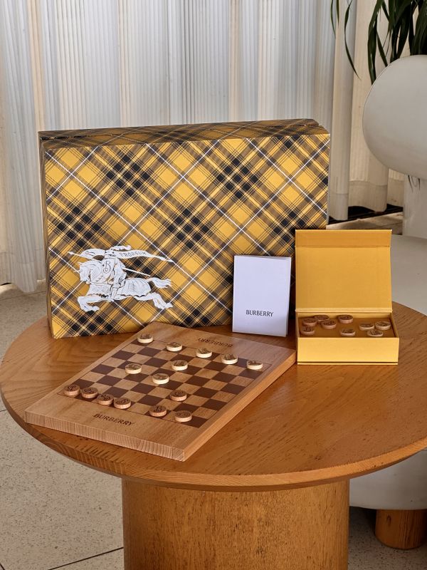 Designer Wooden Checkers Game Gift Box &ndash; Corporate Door Gift Singapore | ESG Eco Corporate Gift for Staff, Clients & Festive Gifting