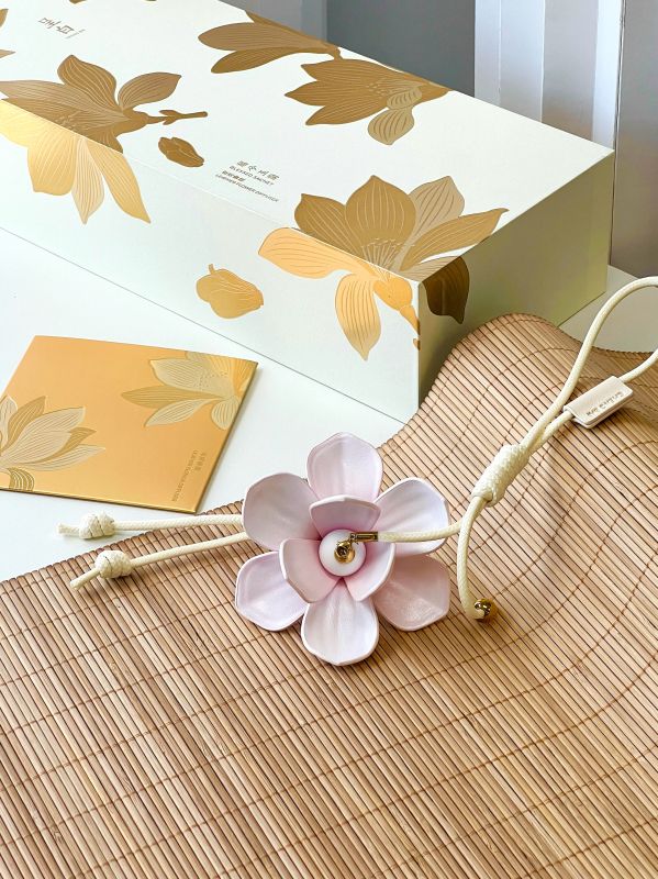 Luxury Leather Magnolia Car Aroma Hanger &ndash; Executive Gift Set for Client Appreciation & Annual Dinner Souvenir Singapore