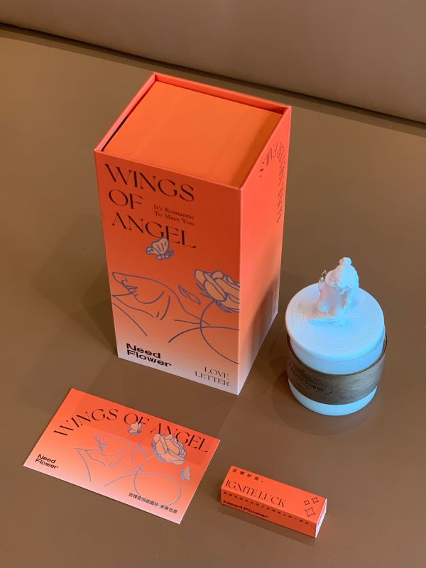 Luxury Rose Scented Candle with Mythological Design &ndash; Executive Gift Set for Client Appreciation & Annual Dinner Souvenir Singapore