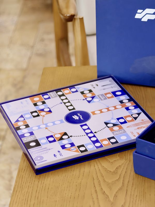 Eco Corporate Gift Ideas for Client &ndash; Premium Acrylic Flying Chess Board Game Gift Box