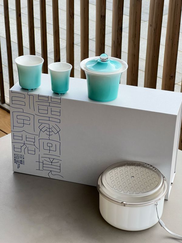Unique Corporate Door Gift Ideas &ndash; Lake Glaze Tea Set with 2 Cups and Teapot