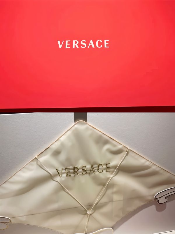 VERSACE Heritage Kite &ndash; A Gift of Cultural Legacy and Corporate Distinction