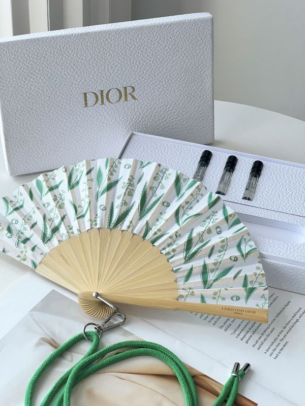  The Folding Fan &ndash; A Symbol of Grace and Cool Summer Breezes