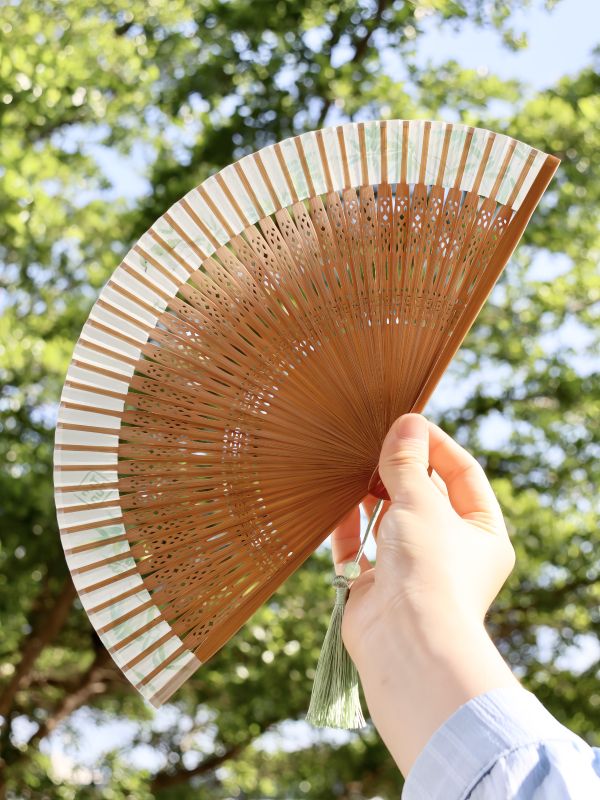 Unique Corporate Door Gift Ideas &ndash; Folding Fan with Custom Logo for Cultural Events