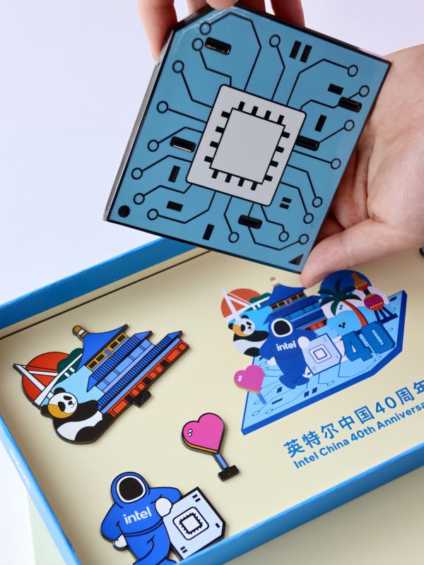 3D Puzzle Metal Badge Gift Set &mdash; Corporate Collectible Souvenir