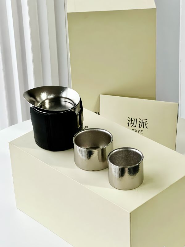 Titanium Travel Tea Set &ndash; One Pot Two Cups, Leather Case