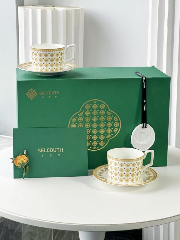 Intangible Heritage Coffee Cup Set &ndash; Gold Foil Gift Box with Silk Brooch