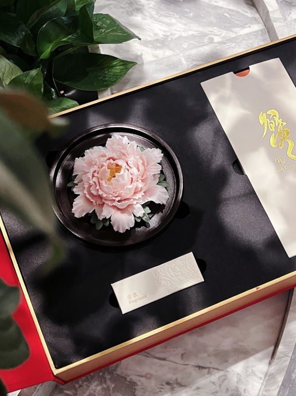How to Order Custom Red Porcelain Flower & Crab Voucher Gift Set for Business