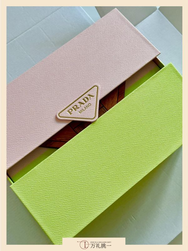 Designer Wooden Tangram Mooncake Gift Box
