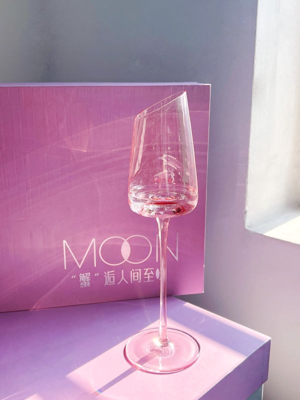 Pink Champagne & Crab Hamper Impresses 200 VIPs &ndash; Reorder for Staff Valentine Gifts in Singapore