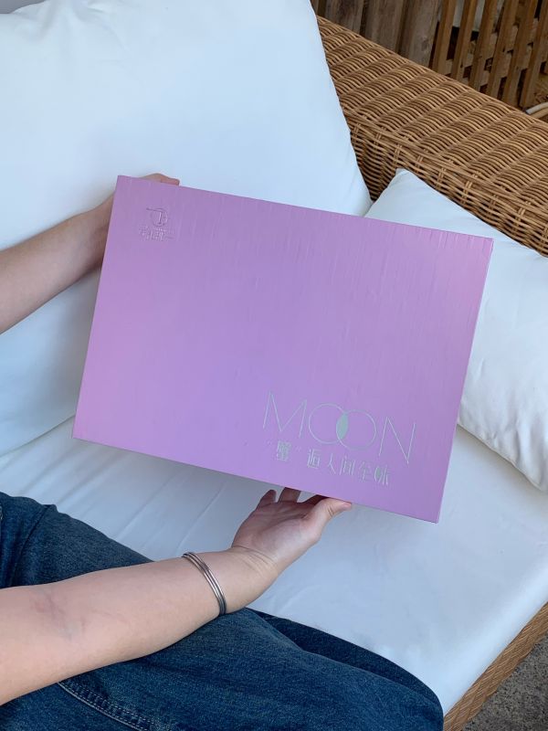 Flamingo Champagne Crab Box