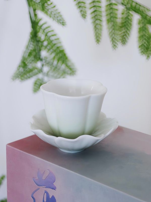 Personalised Floral Porcelain & Gradient Tea Cup Hamper for Corporate Gifting