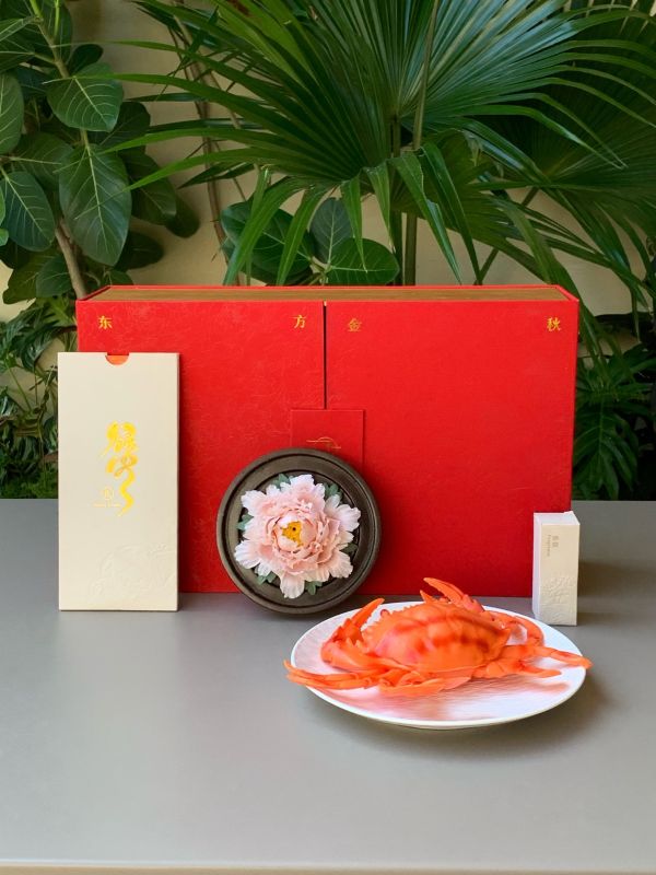  Custom Logo Suede Mooncake Gift Box with Magnetic LED Moon Lamp | Low MOQ | Fast Bulk Delivery Malaysia