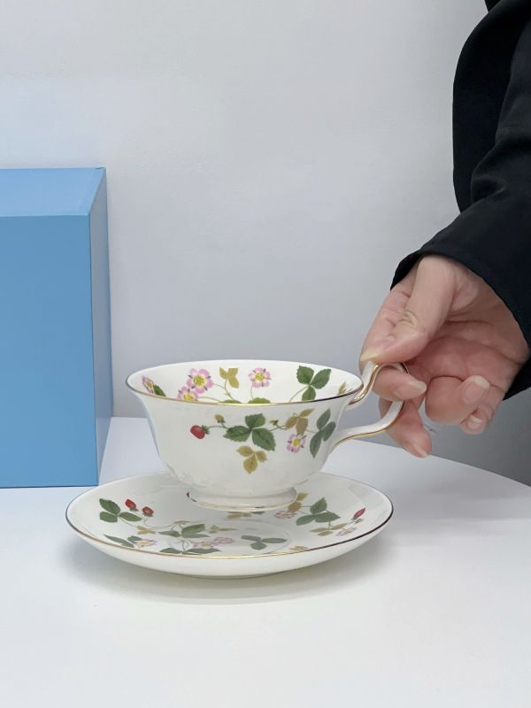  How Rustic Coffee Cup Set Became Top Corporate Gift for Caf&eacute; Brand in Singapore