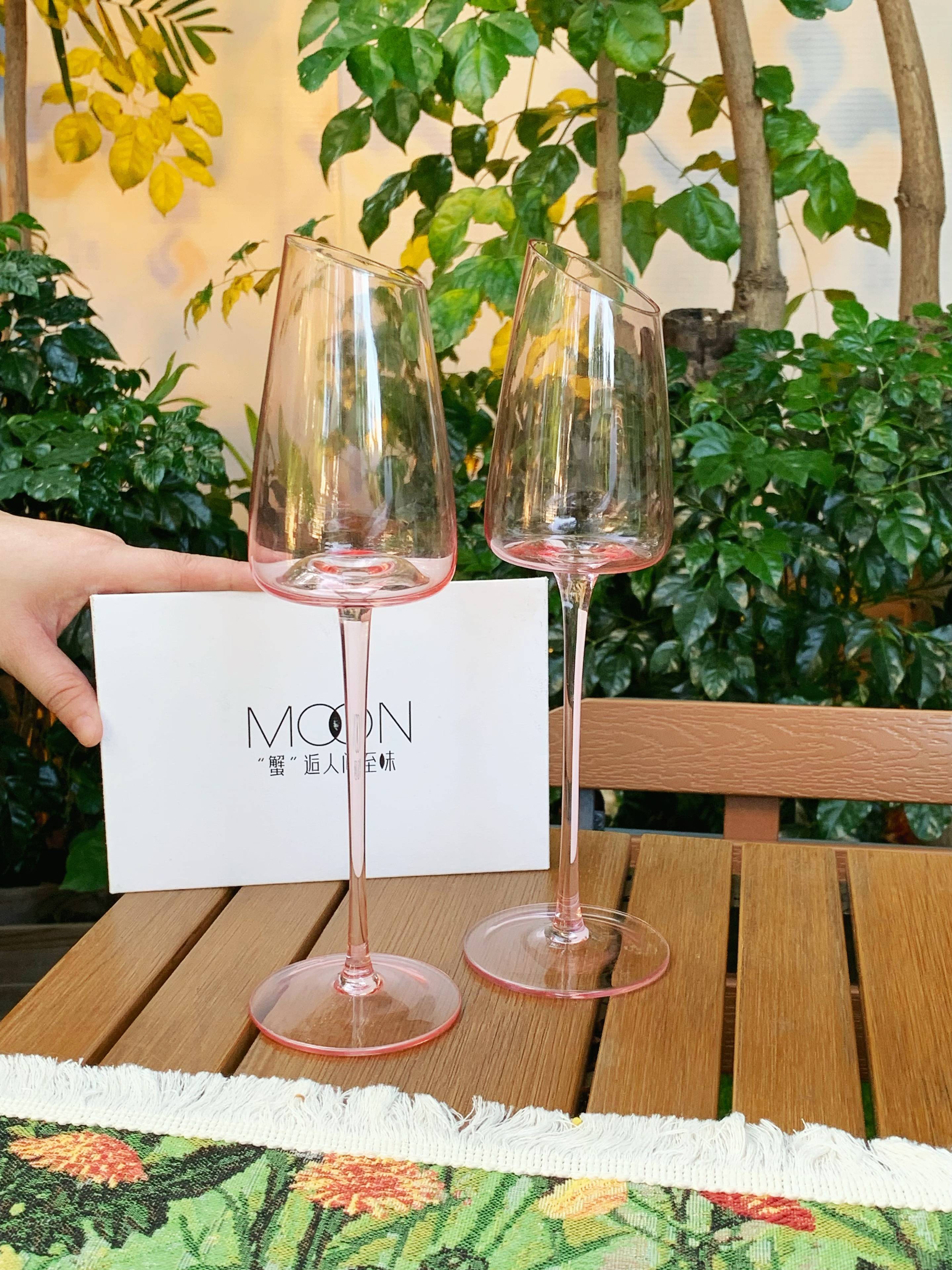  How a Luxury Resort Used Our Flamingo Glass & Crab Hamper to Delight VIP Guests Across Asia