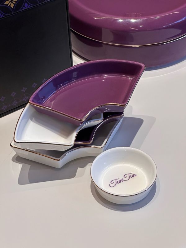 Festive Dinnerware Gift Set for Seasonal Celebrations