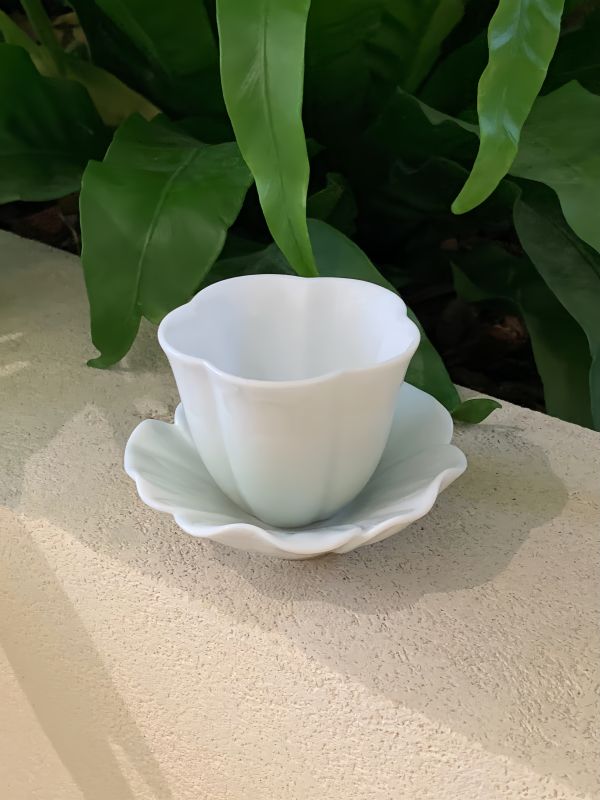 Porcelain Aroma Diffuser & Tea Set - Corporate Gift