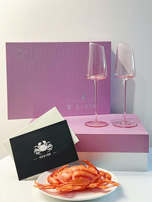 Low MOQ Pink Crab Hamper for Corporate Bulk Orders
