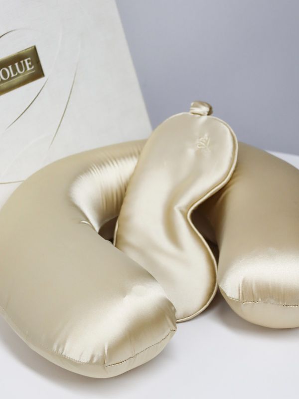 Corporate Gift Success Story in Singapore & Malaysia: Custom Lanc&ocirc;me Silk Travel Sets for Premium Passenger Appreciation