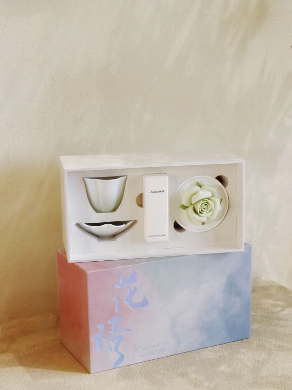 Intangible Heritage Porcelain Flower Gift Set