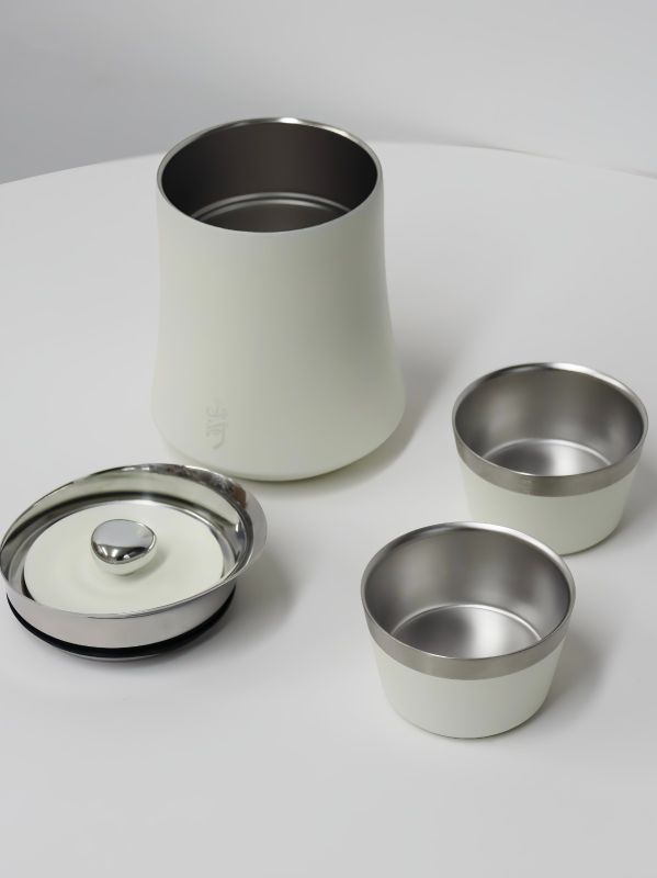 Corporate Gift Success Story in Singapore & Malaysia: Custom Pure White Insulated Bottle Gift Boxes for Wellness Client Appreciation