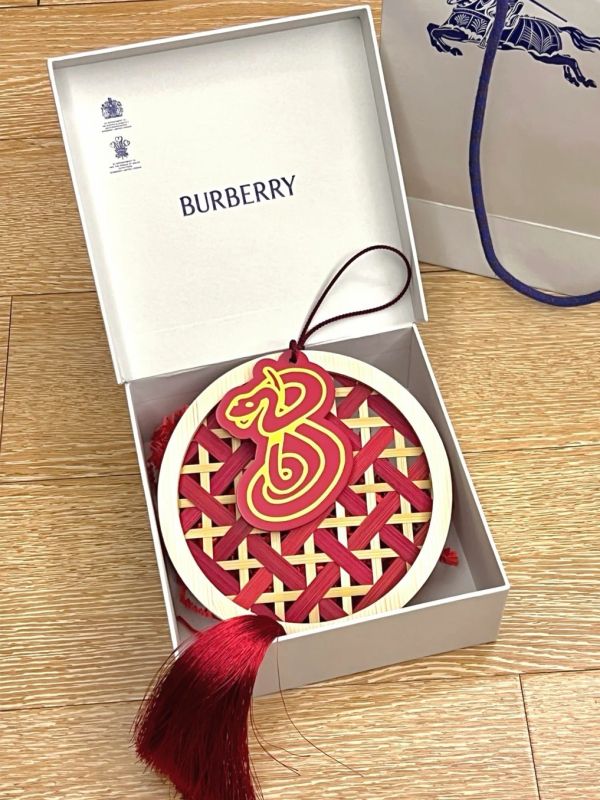  How Burberry Plaid Corporate Gifts Boosted Staff Engagement and Client Satisfaction in Southeast Asia