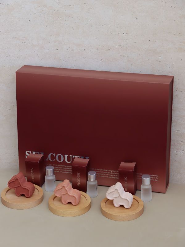 Custom Seal Carving Hamper