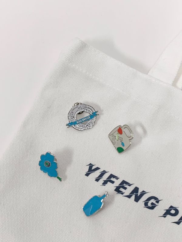 Premium Pin & Tote Hamper