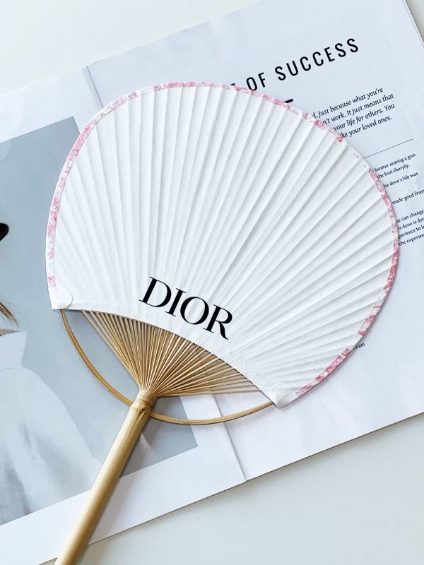 Bamboo Fan &ndash; Retro Beige Style