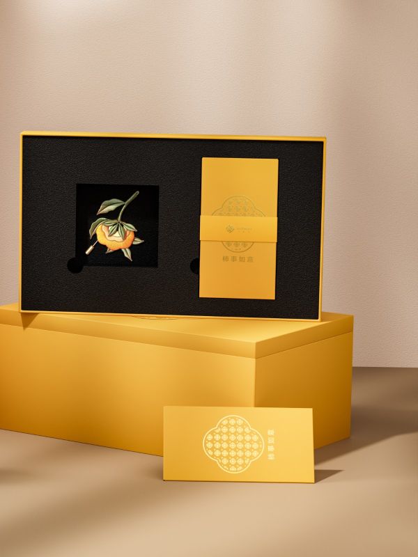 Silk-Wrapped Flower Persimmon Gift Box