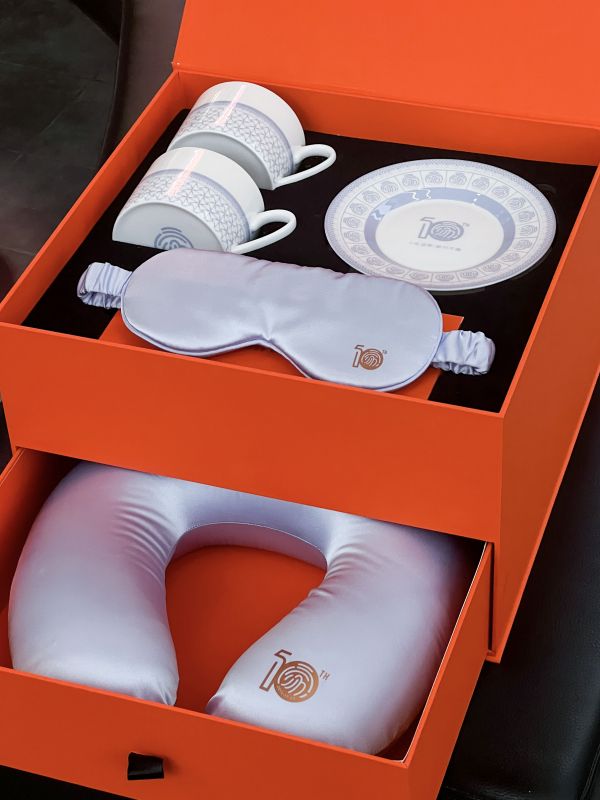 Double-Layer Silk Travel Gift Box Set