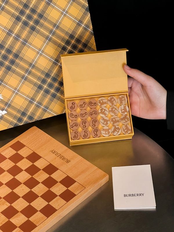 Fashionable Draughts Gift Box