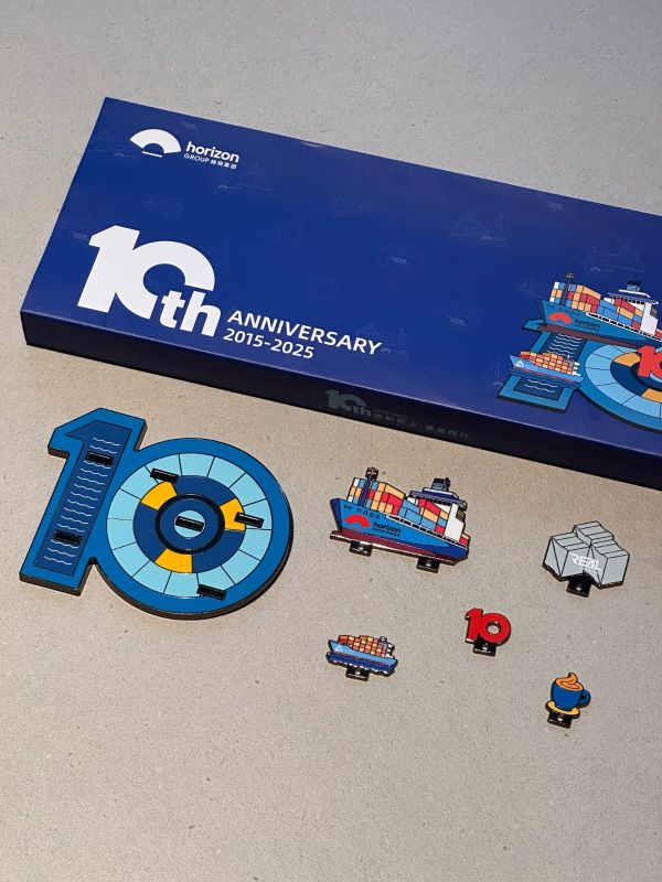 Spliceable 3D Badge Set