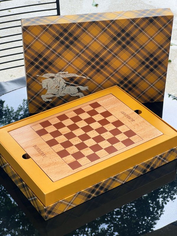 Reorder Chess Set