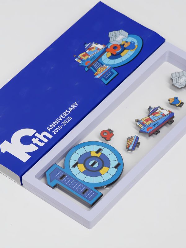 Custom Logo Badge Hamper