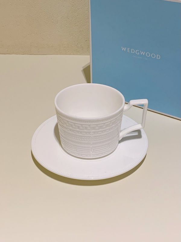  How White Embossed Cup Set Elevated Brand Image in Singapore