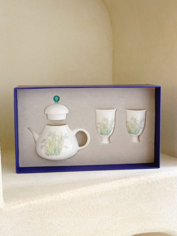 Lily Tea Set Gift Box