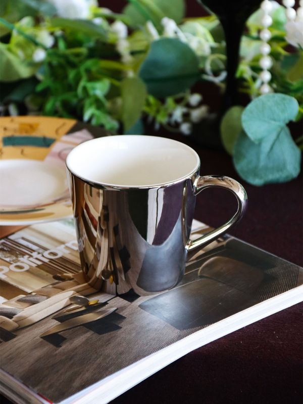 Reflection Cup &ndash; Artistic Rotating Design