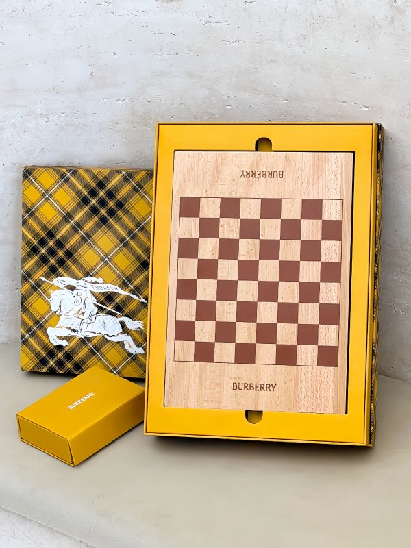 Sourcing Guide Checkered Chess Set