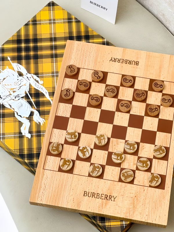  Checkered Chess Gift Set for Luxury Brand's VIP Client Event &ndash; Custom Logo & Bulk Delivery Across Singapore, Malaysia, Thailand