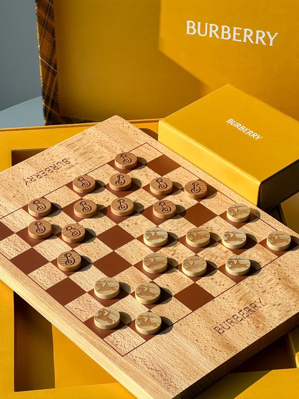 Burberry Checkered Chess Set Luxury