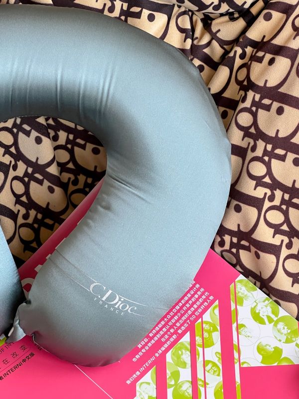  How a Singapore Luxury Hotel Used Silk Travel Sets as VIP Client Gifts