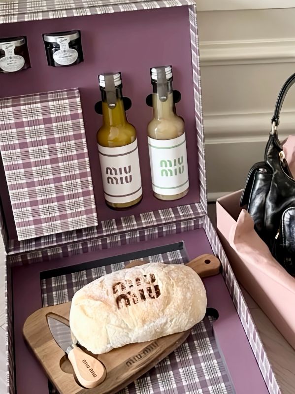 Festive MiuMiu Picnic Hamper Set