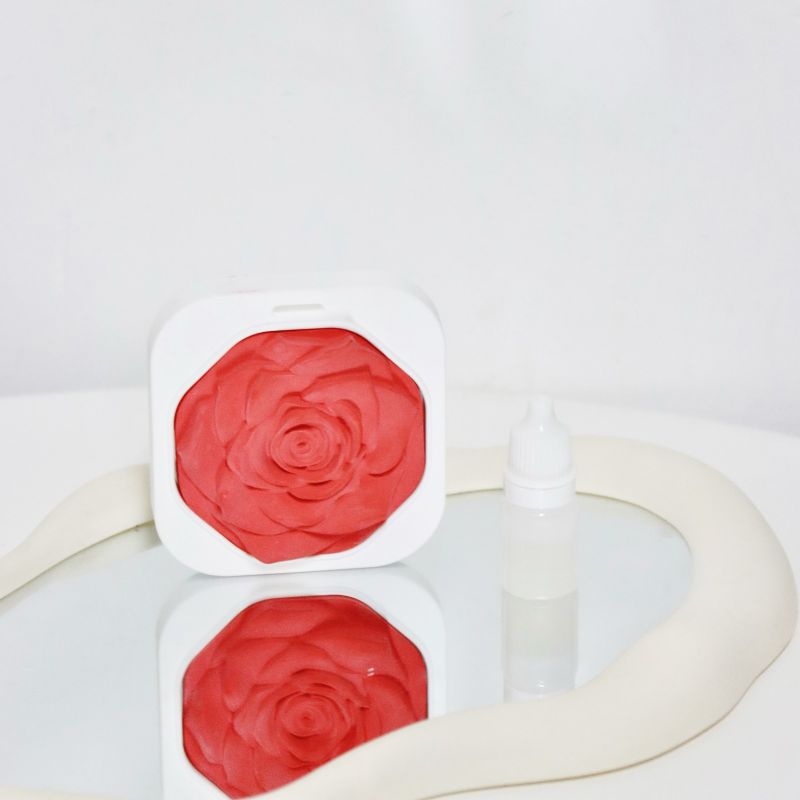 How a Singapore Luxury Hotel Used Custom Dark Rose Scented Ornaments for VIP Welcome and Guest Appreciation