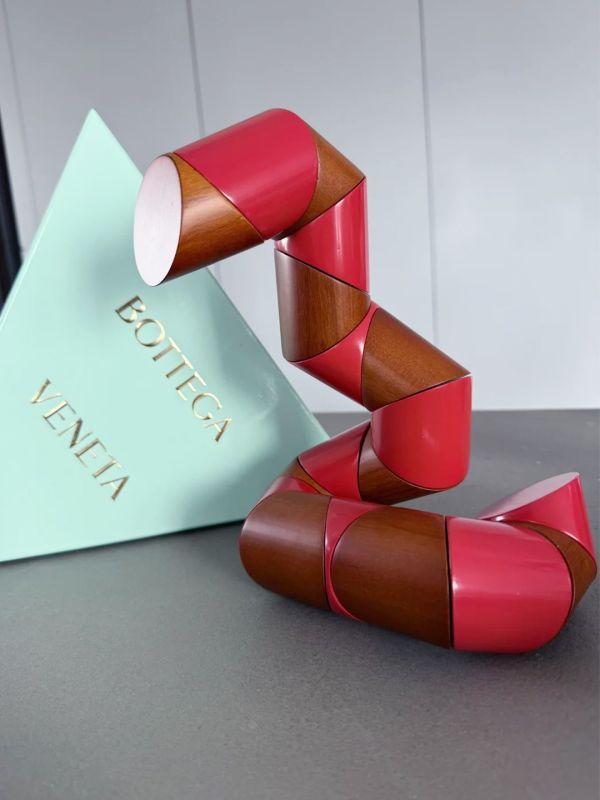 BV Snake Puzzle Gift Box