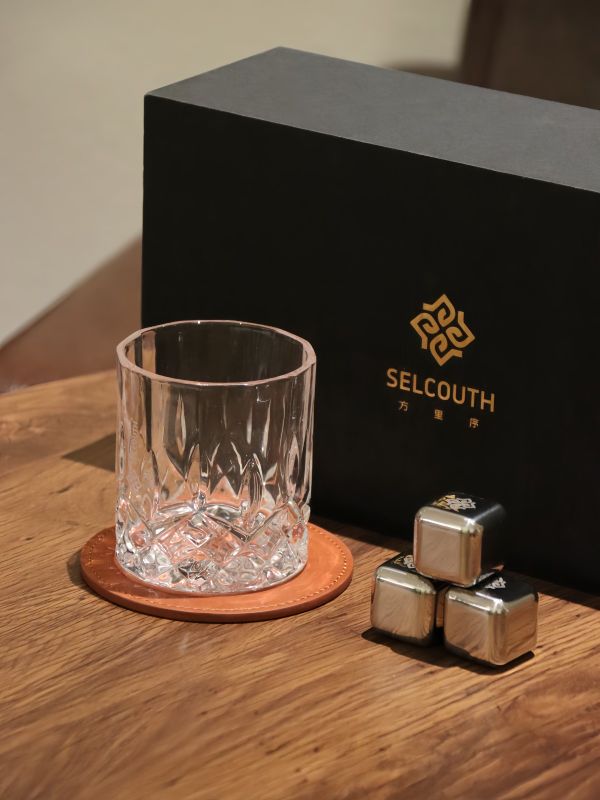 How a Singapore Finance Firm Used Custom Amber Whiskey Glass Boxes for VIP Client Appreciation