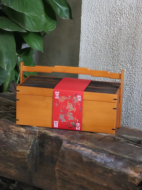 Wooden Tea Gift Hamper Set