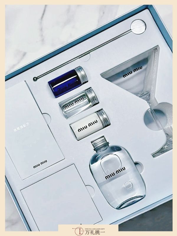  Custom MIU MIU Cocktail Sets for Singapore Hotel's Valentine's Gala &ndash; Romantic Corporate Gift Case Study