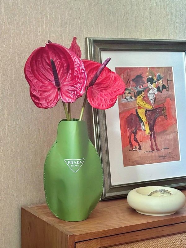  Custom Prada Style Leather Vases for Singapore Private Bank's VIP Gala &ndash; Prestige Corporate Gift Case Study