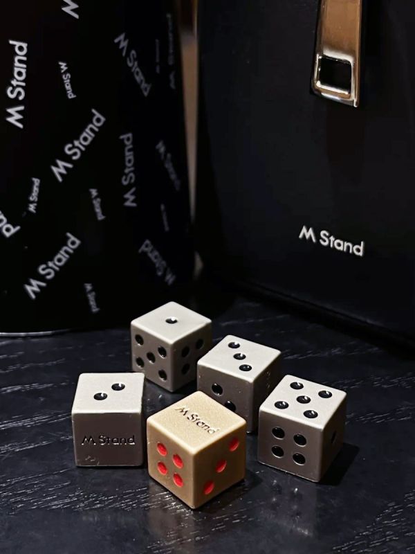  Mstand Metal Dice as Premium Corporate Gift in Singapore & Malaysia
